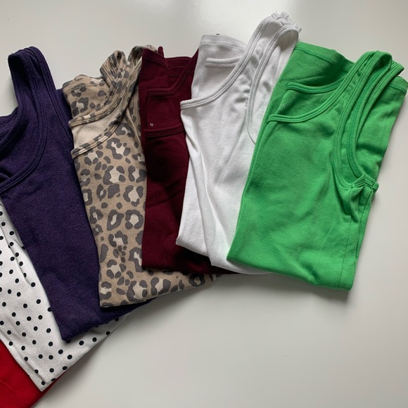 Lot of Seven Tanks - Picture 2 of 8